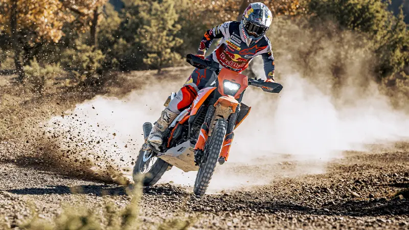 KTM 390 Enduro R बाइक की on-रोड 